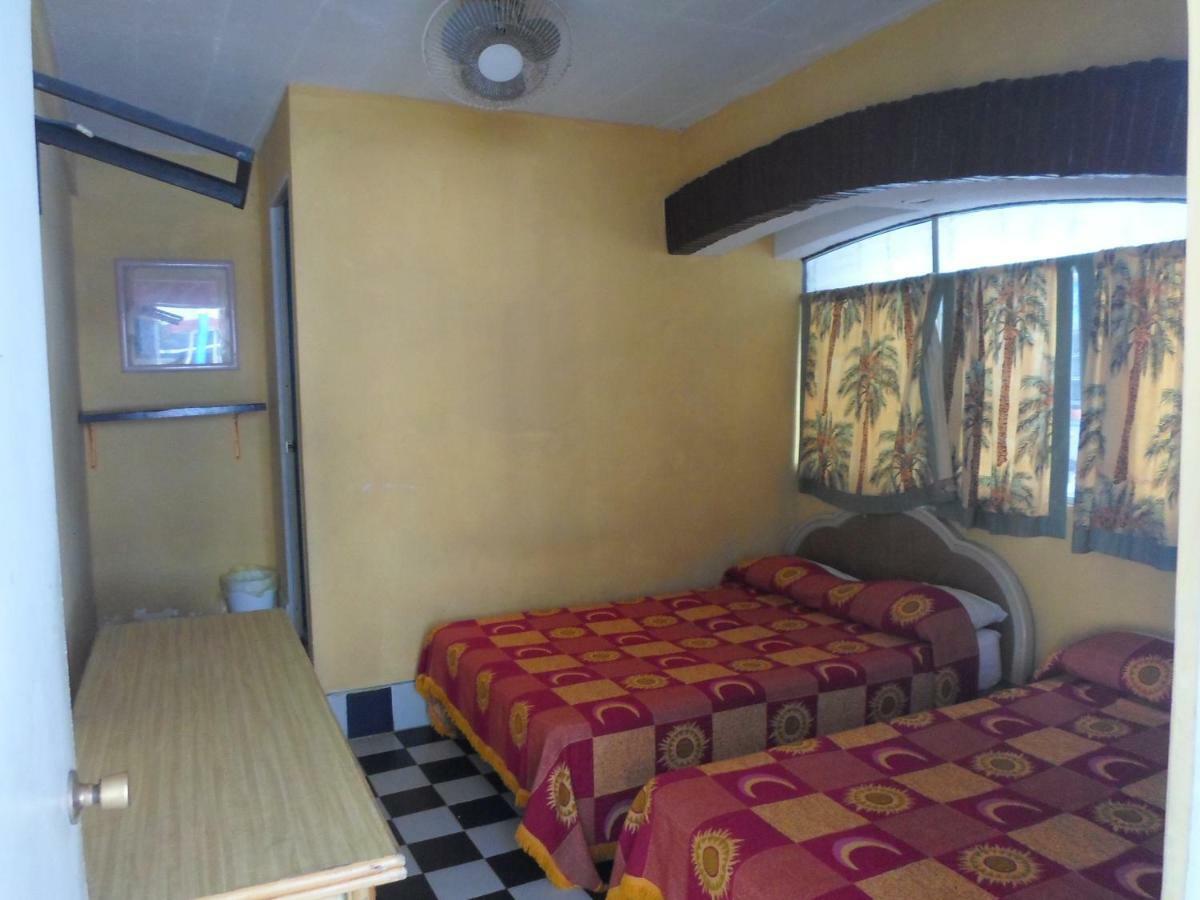 Casa De Huespedes Santa Fe Acapulco Hotell Eksteriør bilde